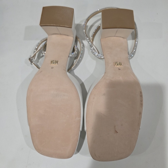 New Badgley Mischka Infinity Satin Block Heels - Picture 8 of 9